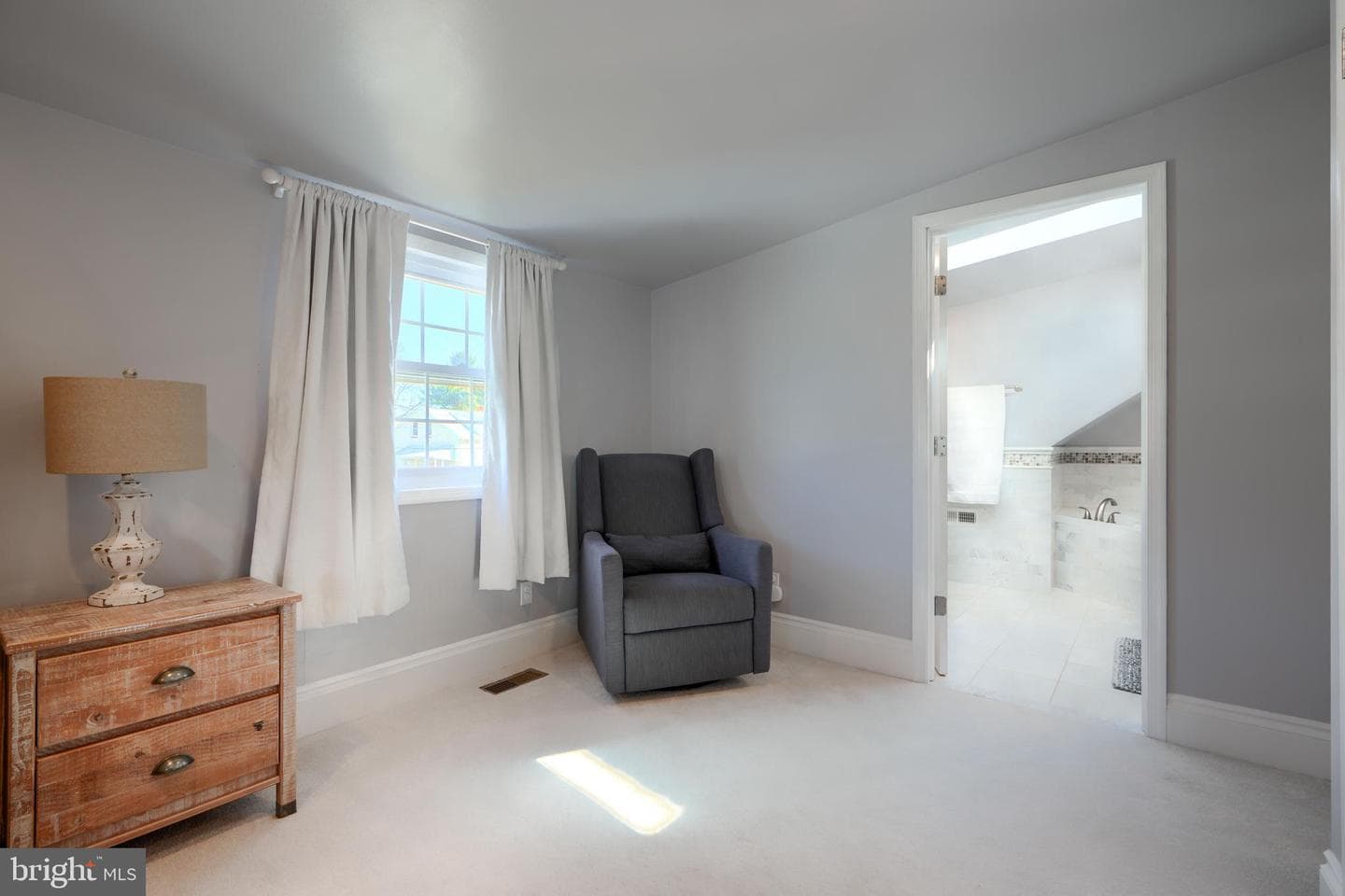 7904 Highpoint Road photo 24
