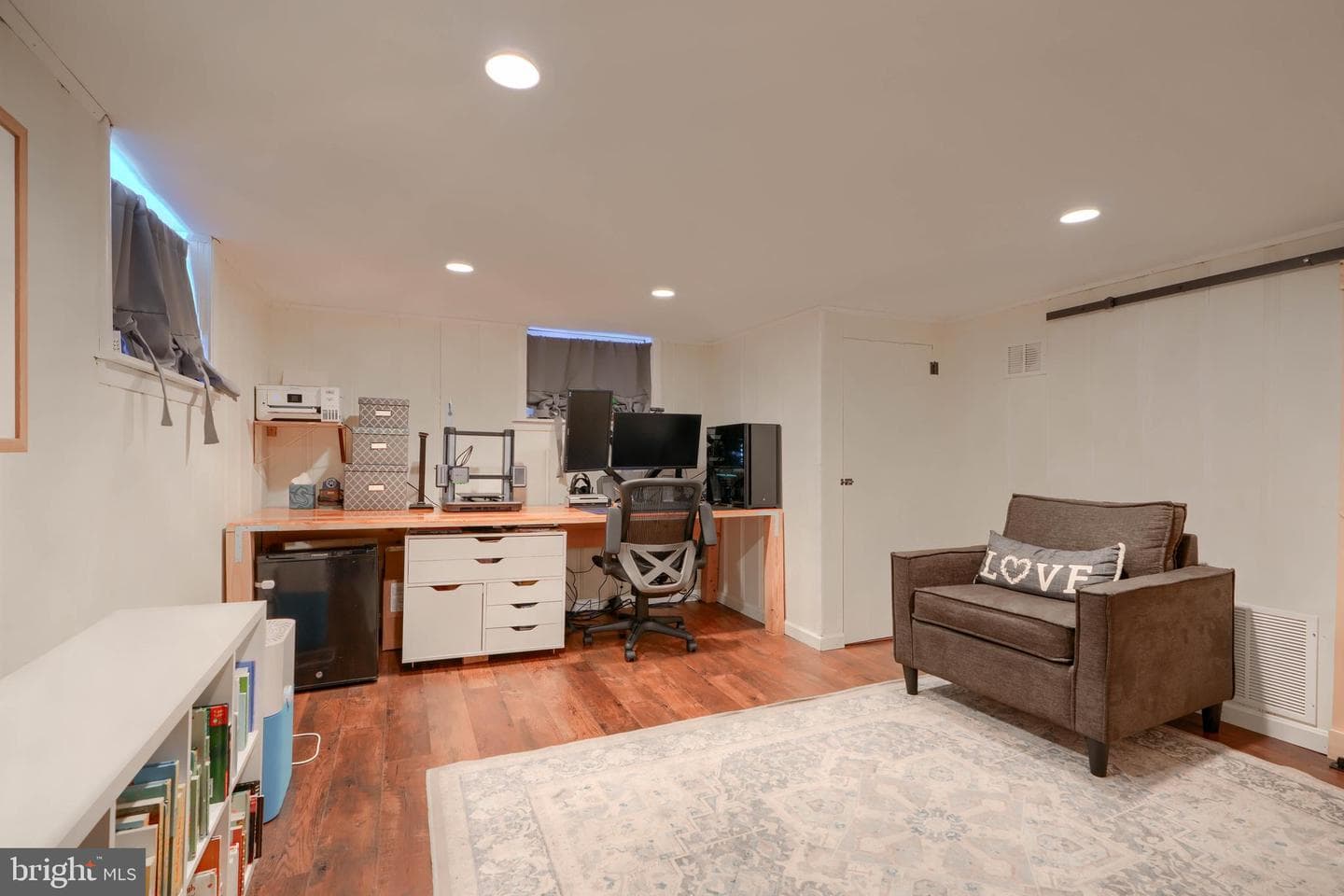 7904 Highpoint Road photo 34