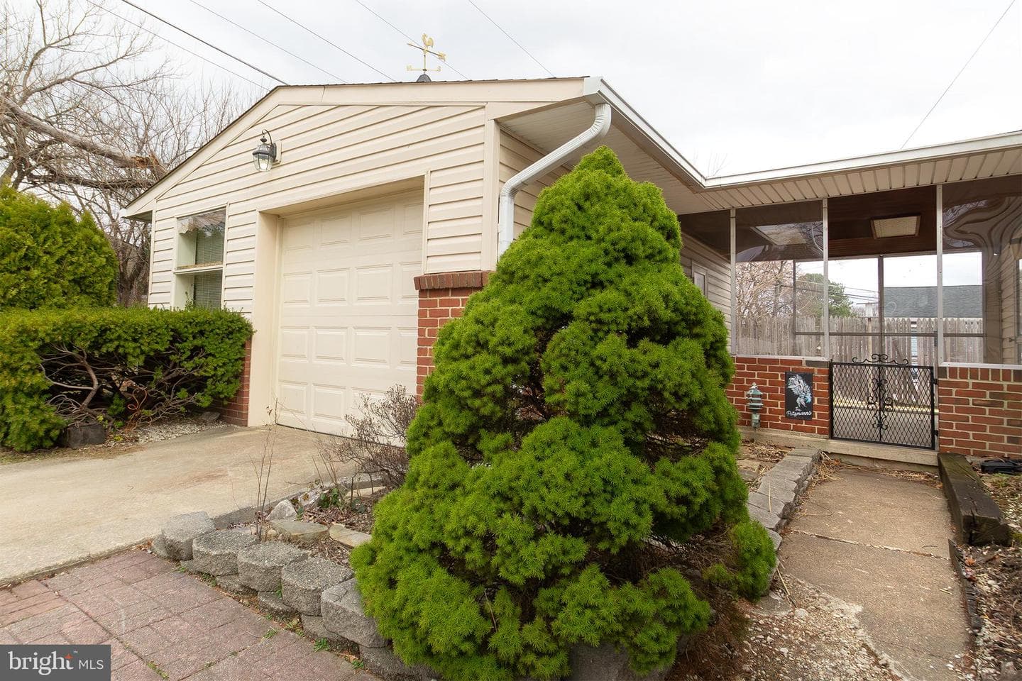 2424 Woodcroft Road photo 11