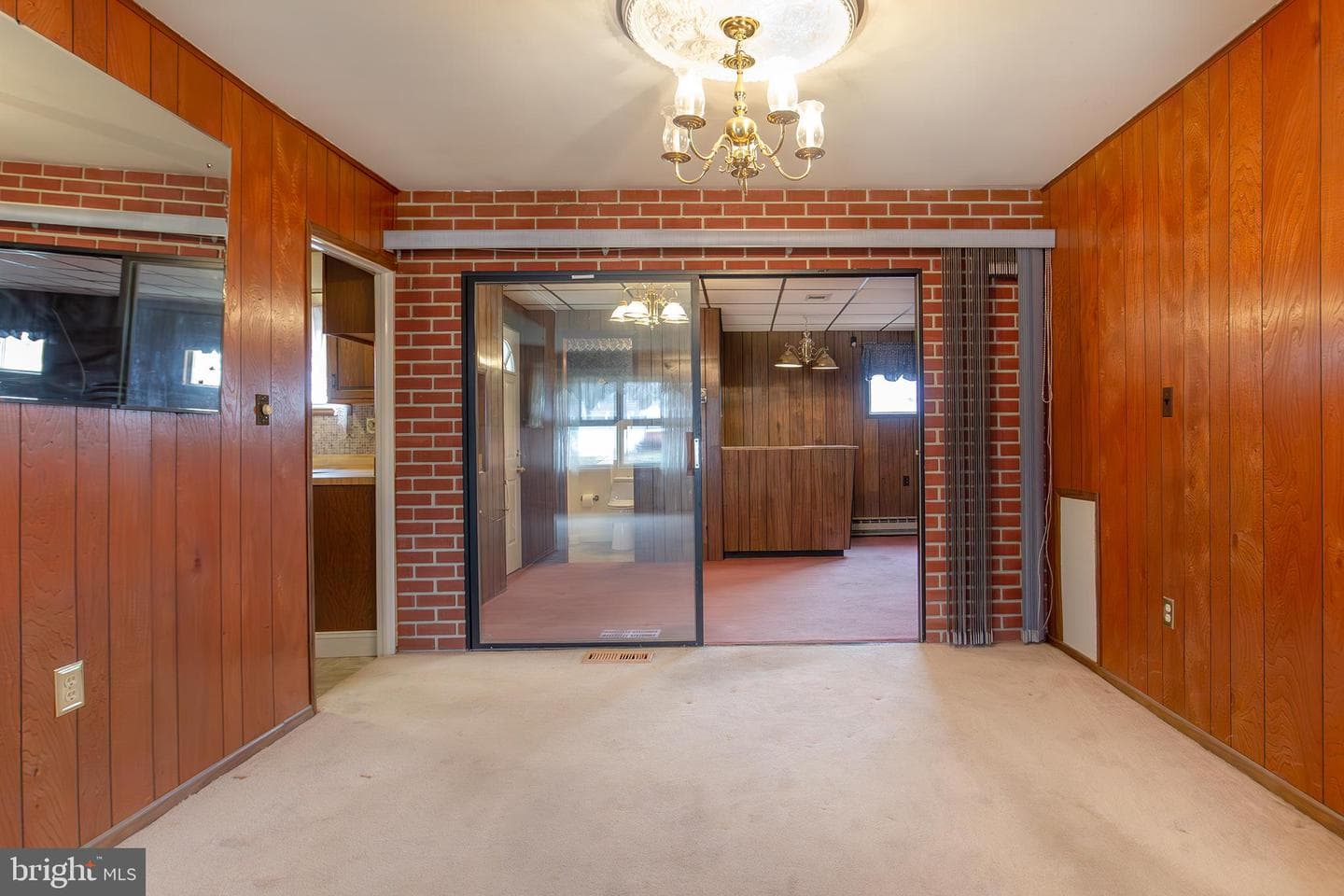 2424 Woodcroft Road photo 18