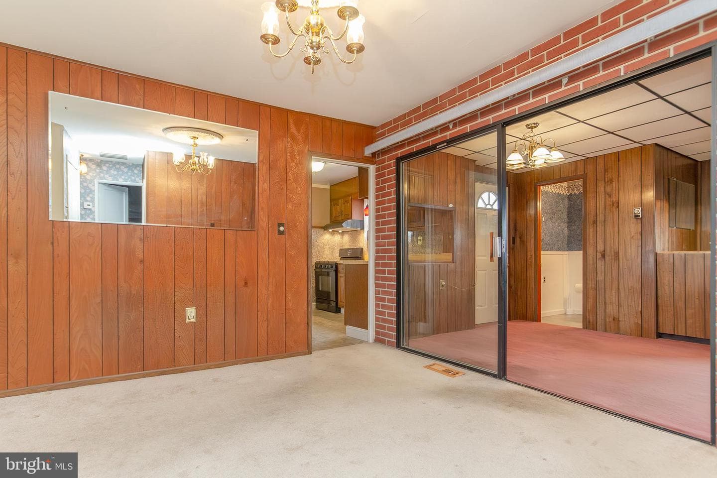 2424 Woodcroft Road photo 23