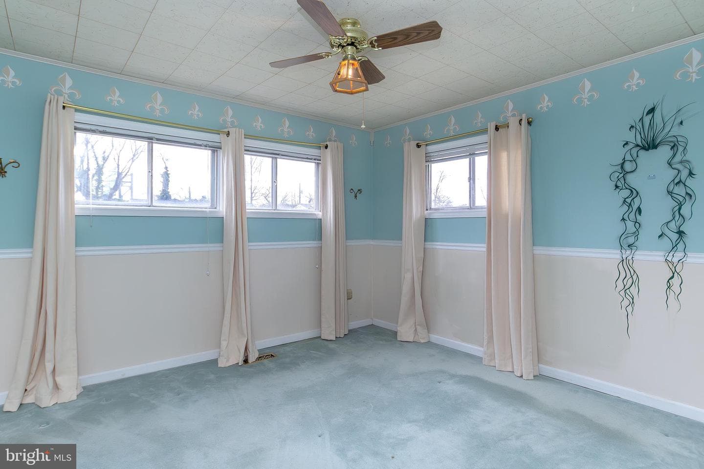 2424 Woodcroft Road photo 5