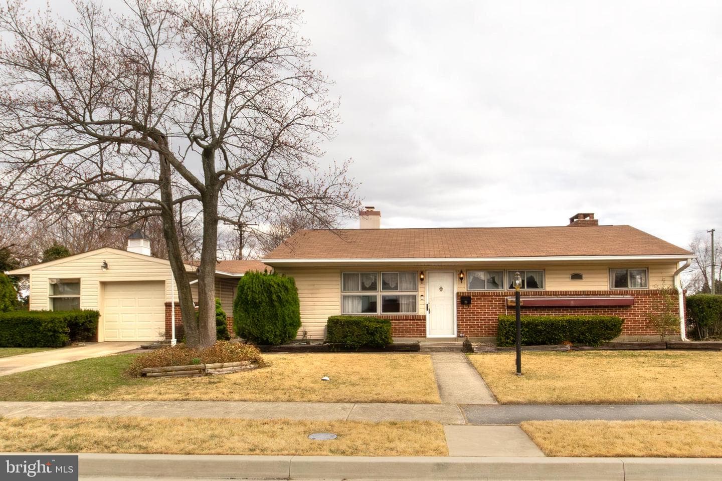 2424 Woodcroft Road photo 6