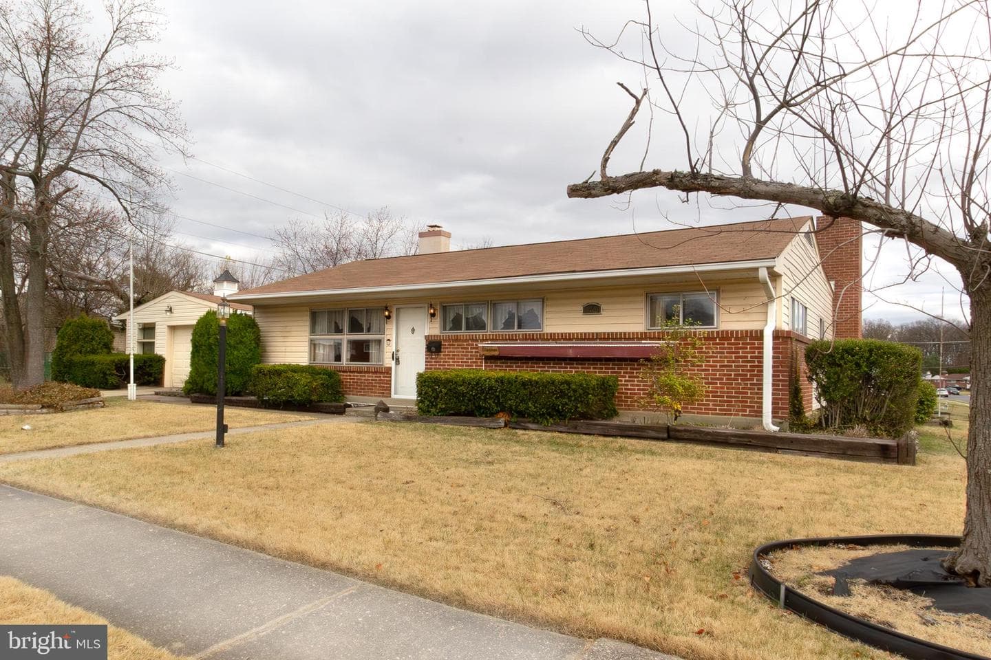 2424 Woodcroft Road photo 7