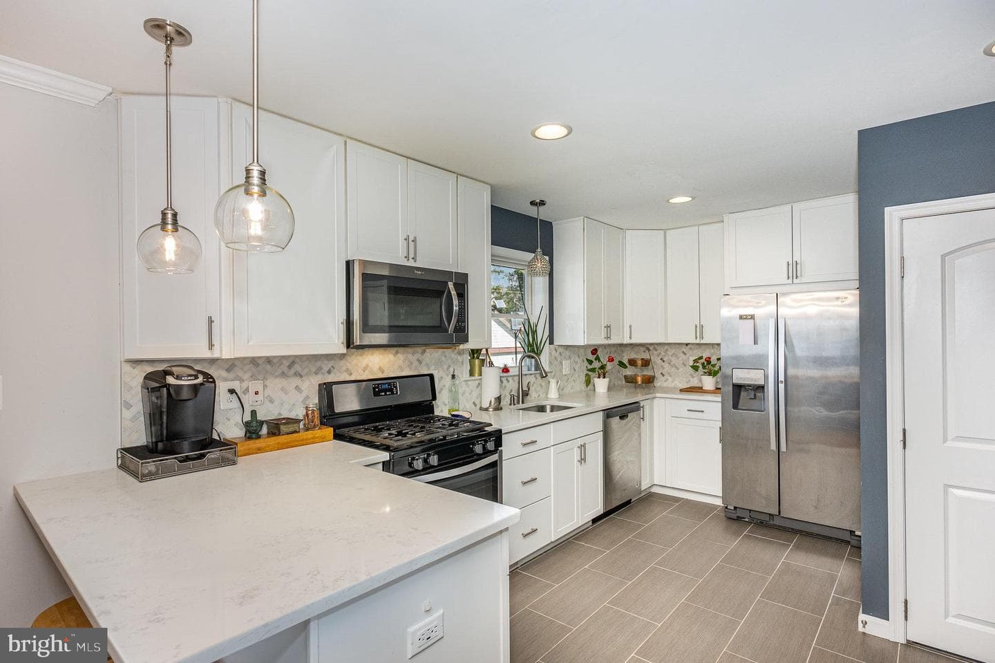 124 Clarendon Avenue photo 13