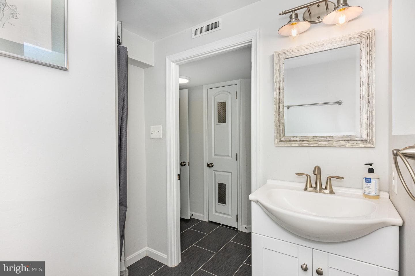 124 Clarendon Avenue photo 29