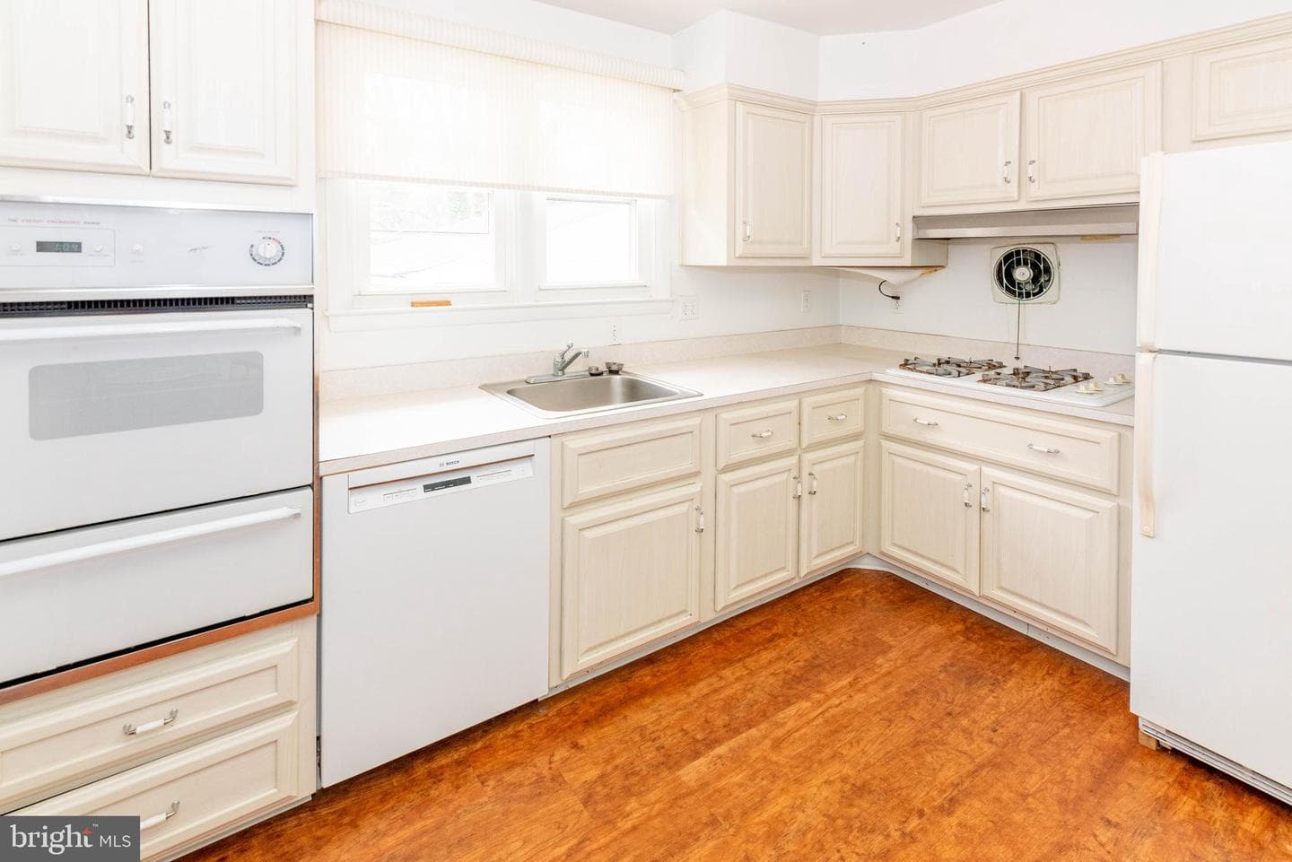 112 Springside Drive photo 13