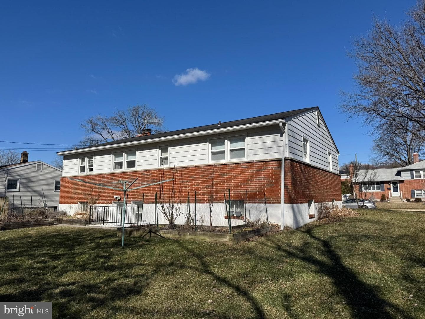 112 Springside Drive photo 2