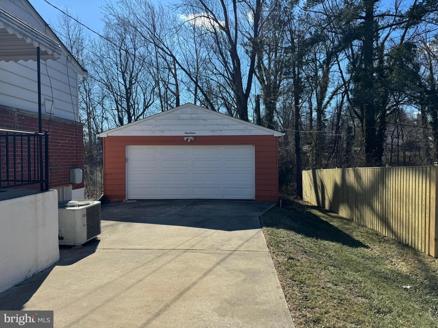 112 Springside Drive photo 4