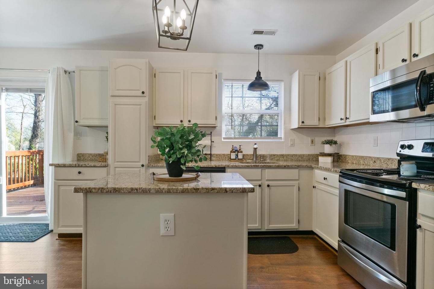 263 Green Fern Way photo 10