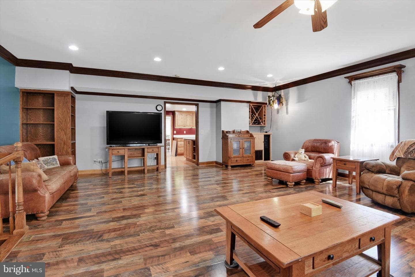 405 Dyer Avenue photo 9