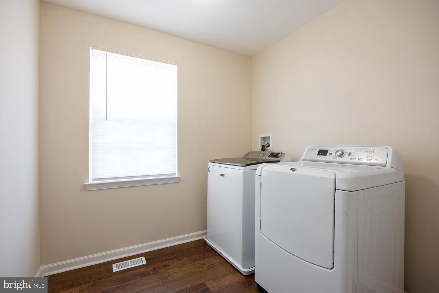 2510 Yorkway photo 21