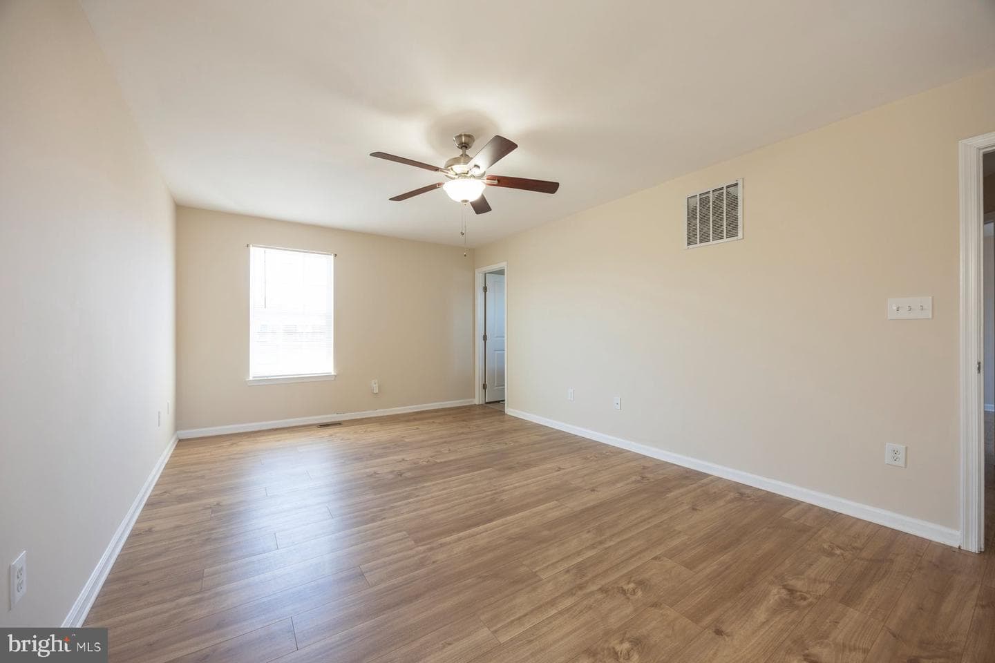 2510 Yorkway photo 23