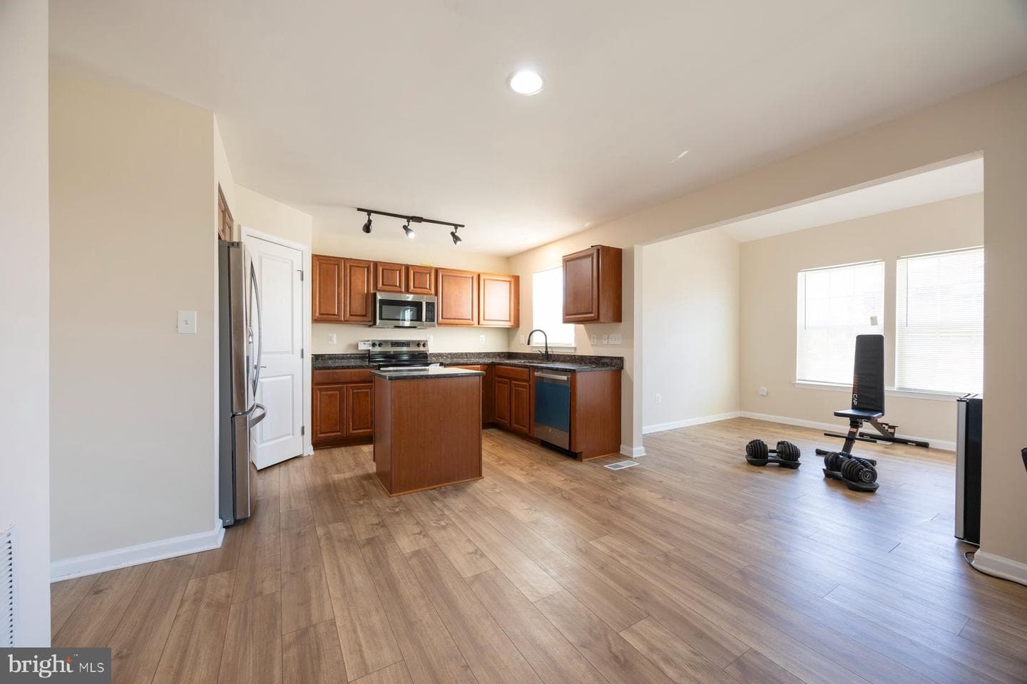 2510 Yorkway photo 4