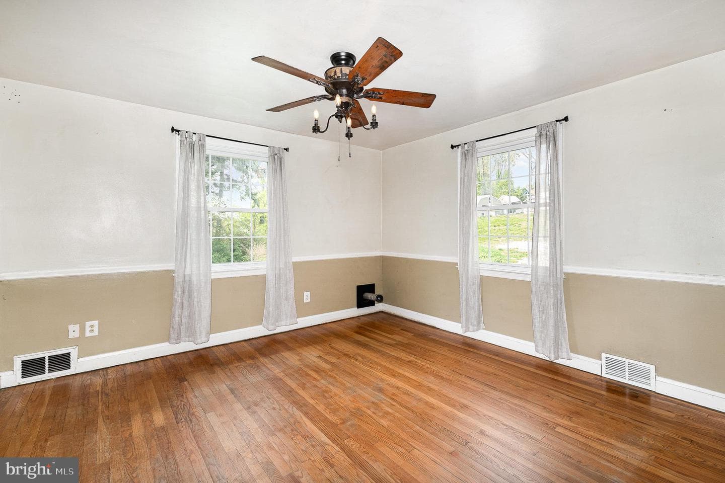 1000 Chesaco Avenue photo 4