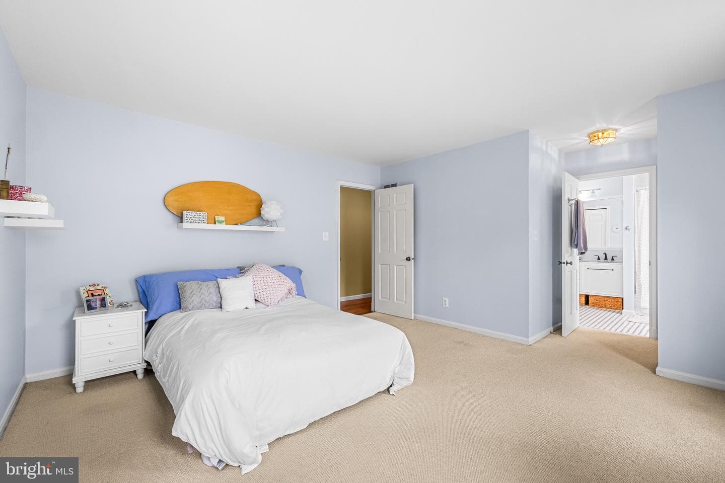 8 Holly Berry Court photo 22