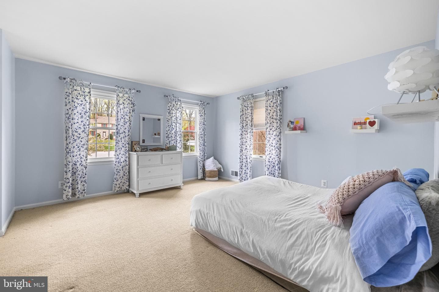 8 Holly Berry Court photo 23