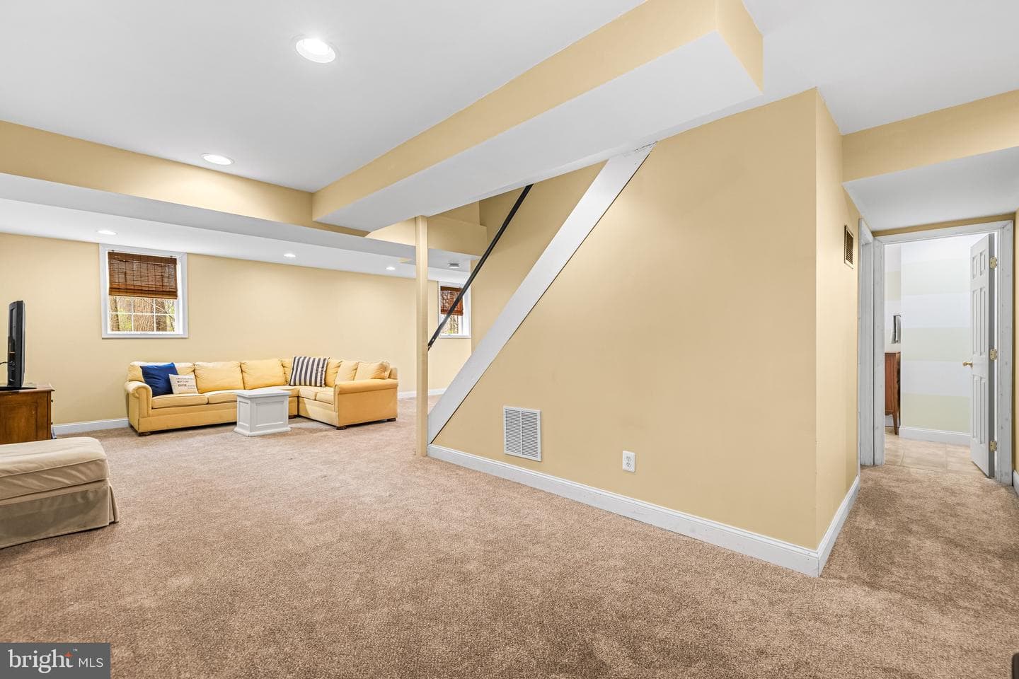 8 Holly Berry Court photo 31