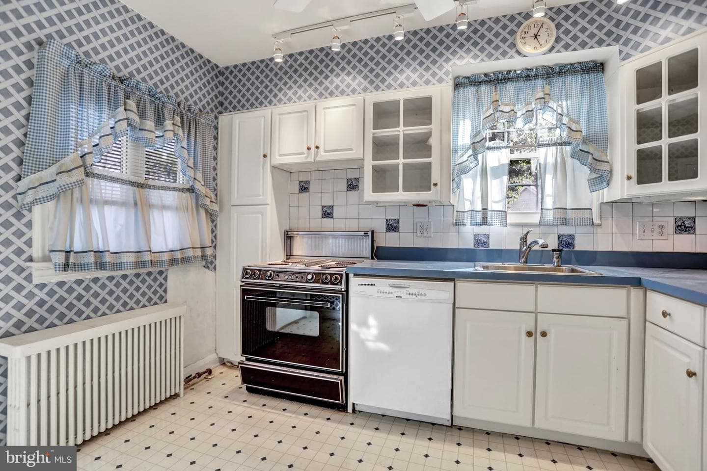 13 Harrison Avenue N photo 18
