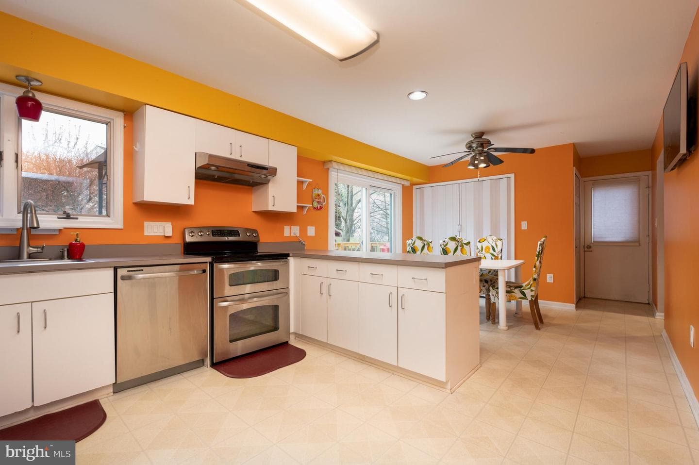 208 Berry Vine Drive photo 10
