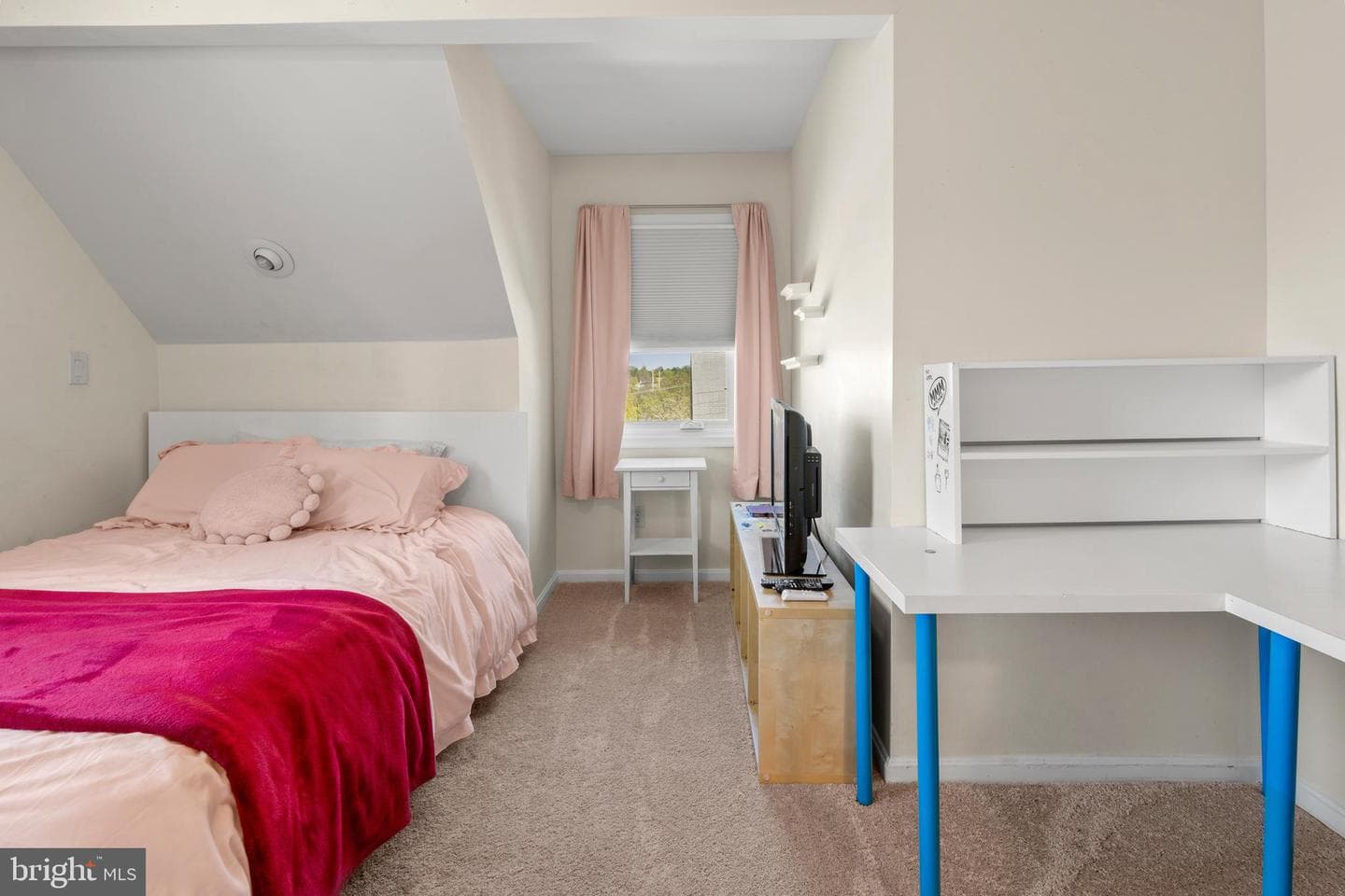 5716 Mineral photo 35