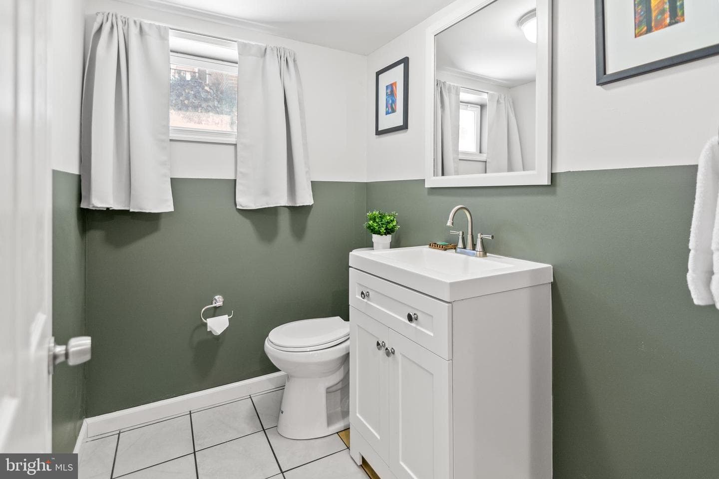 5716 Mineral photo 39