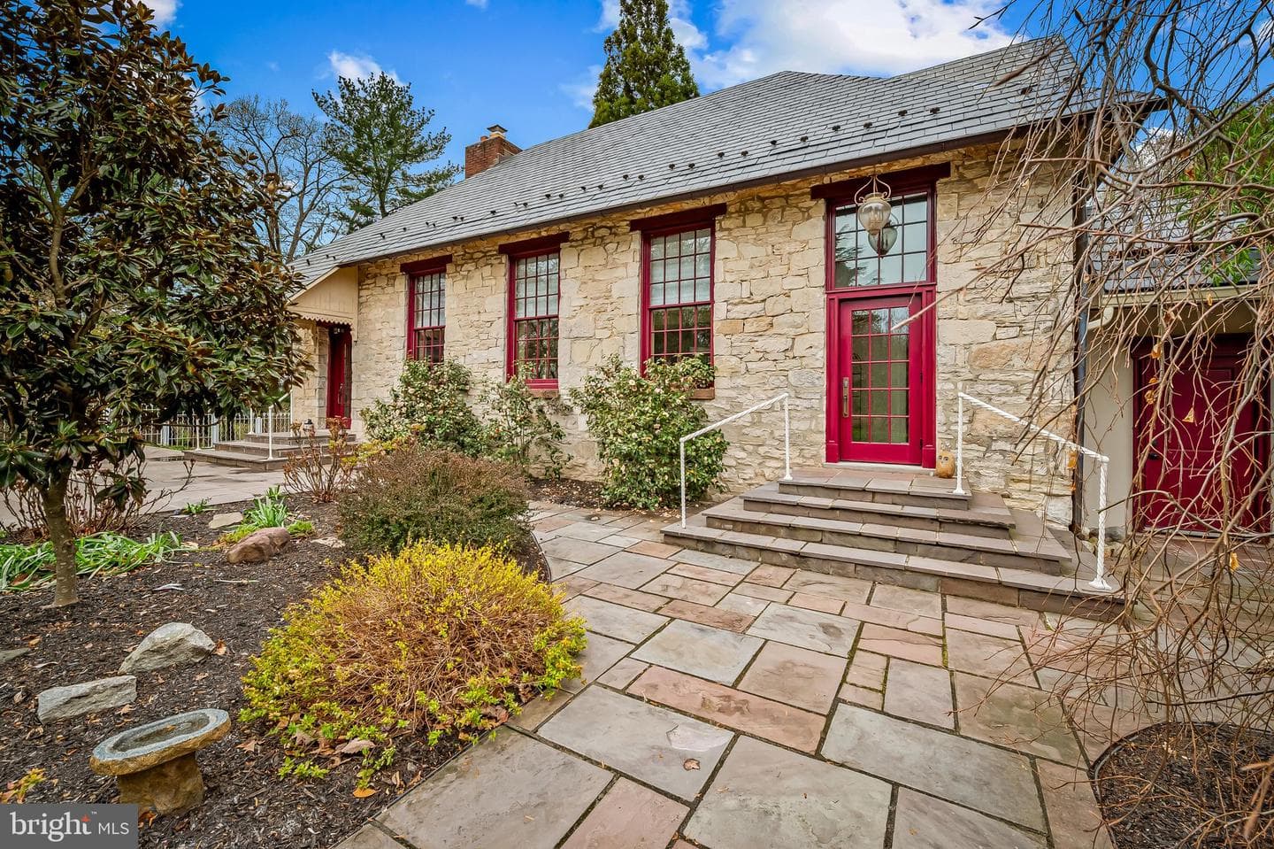 7 Stoddard Court photo 2
