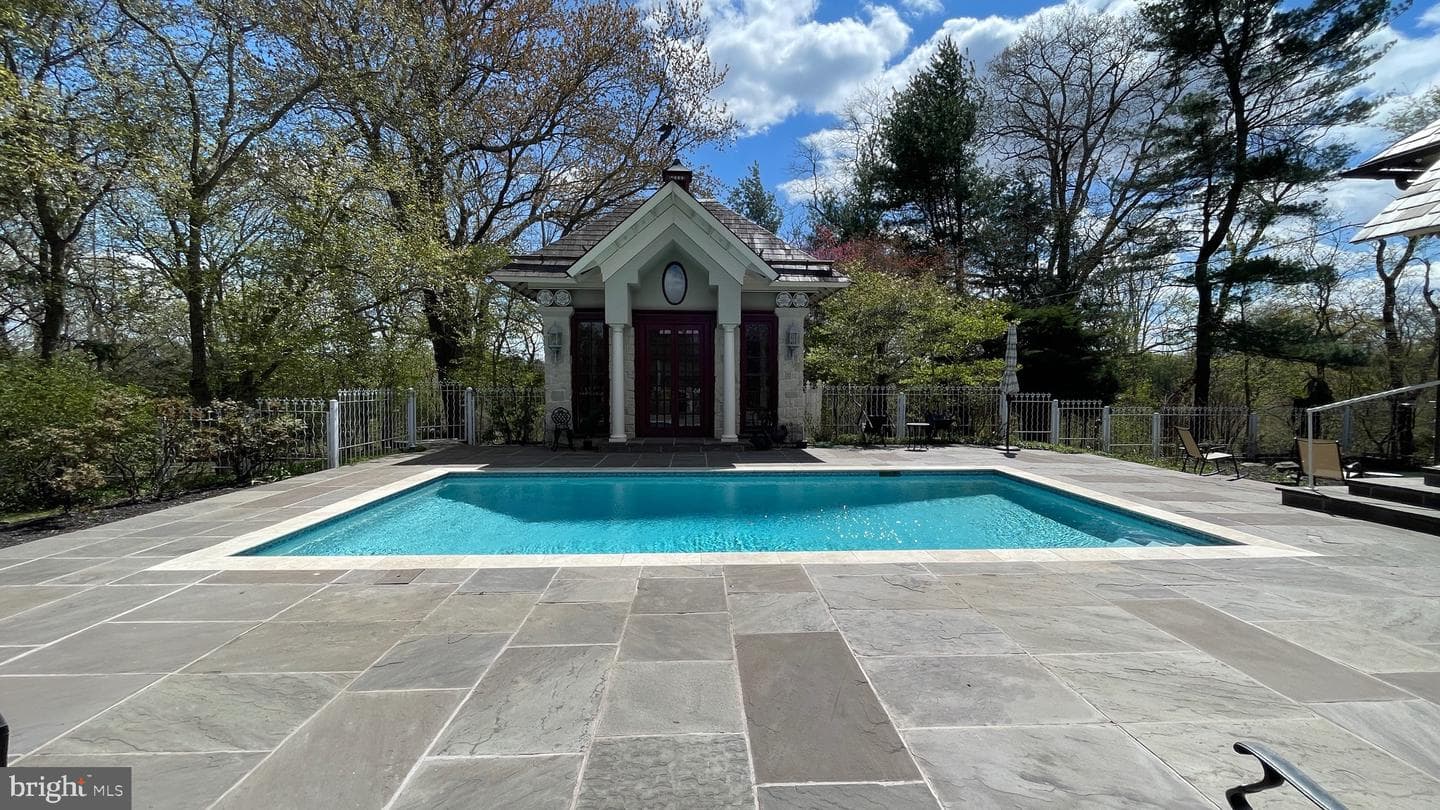7 Stoddard Court photo 5