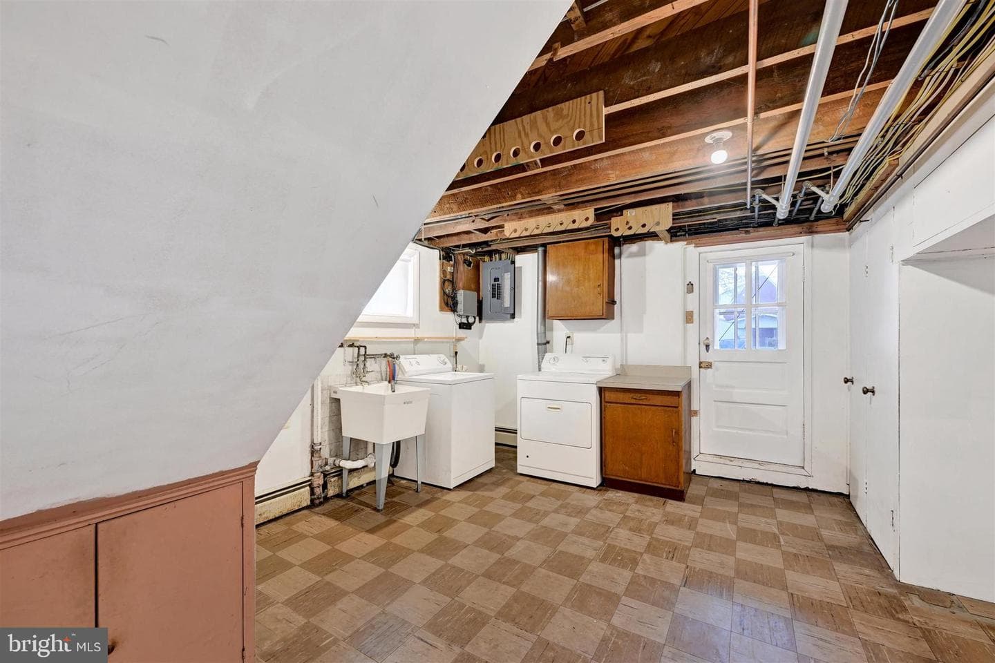 20 Leslie Avenue photo 31