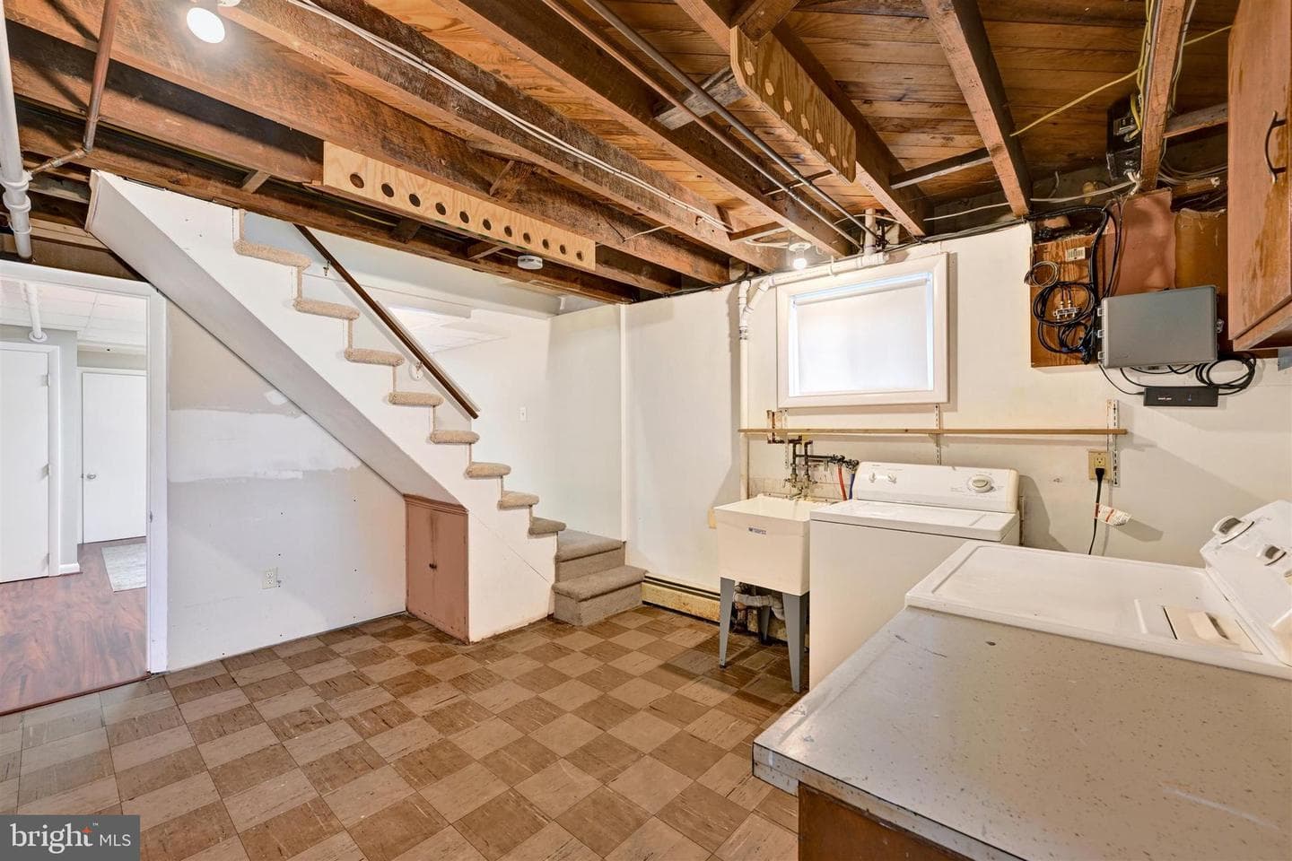 20 Leslie Avenue photo 32