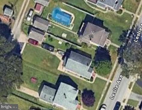 20 Leslie Avenue photo 43