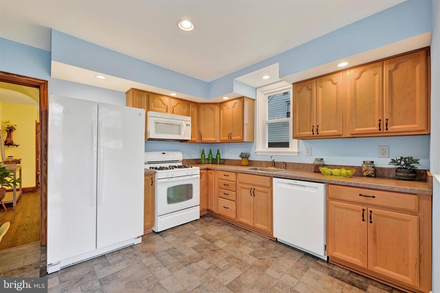 20 Leslie Avenue photo 7