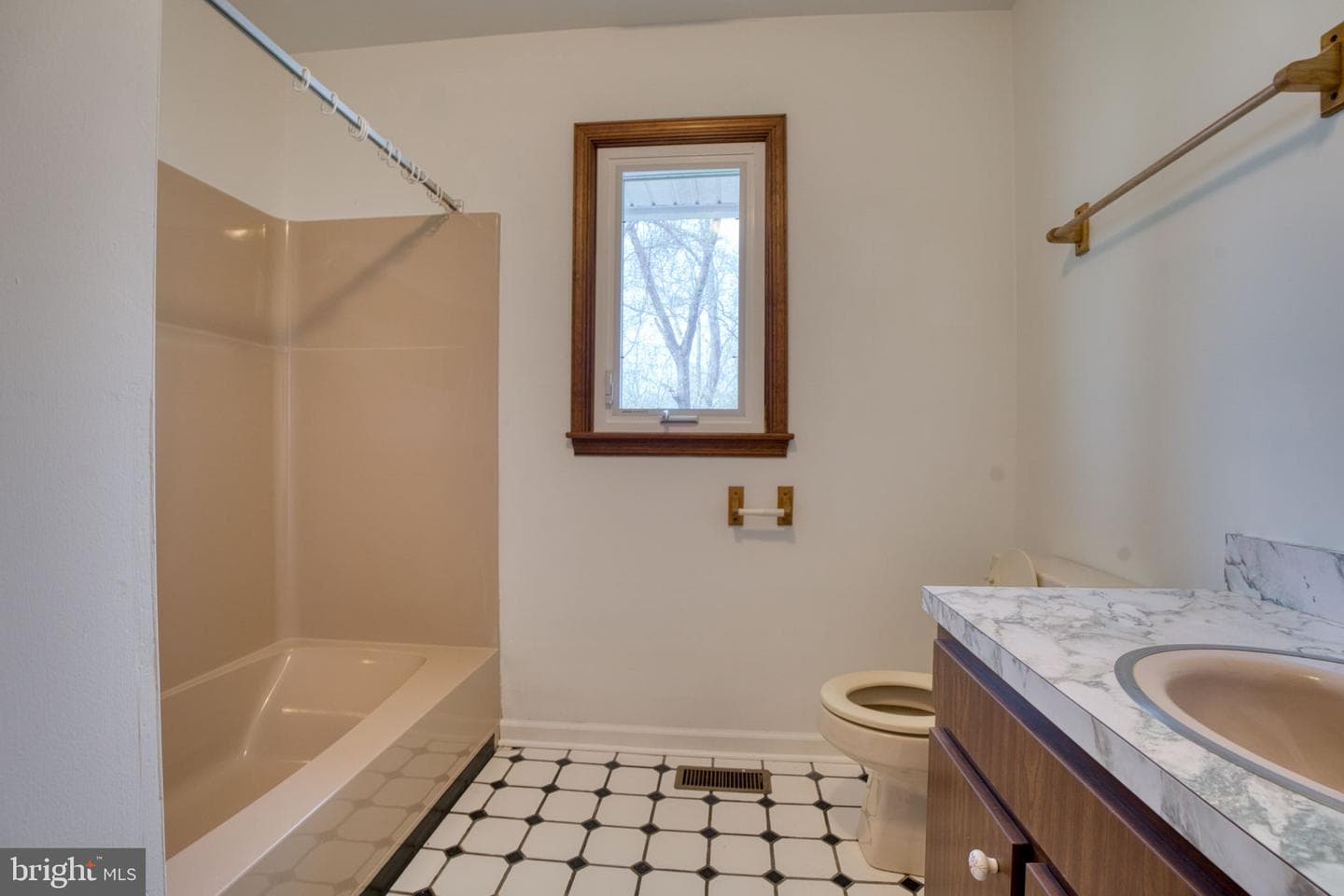 17634 Bruehl Road photo 29