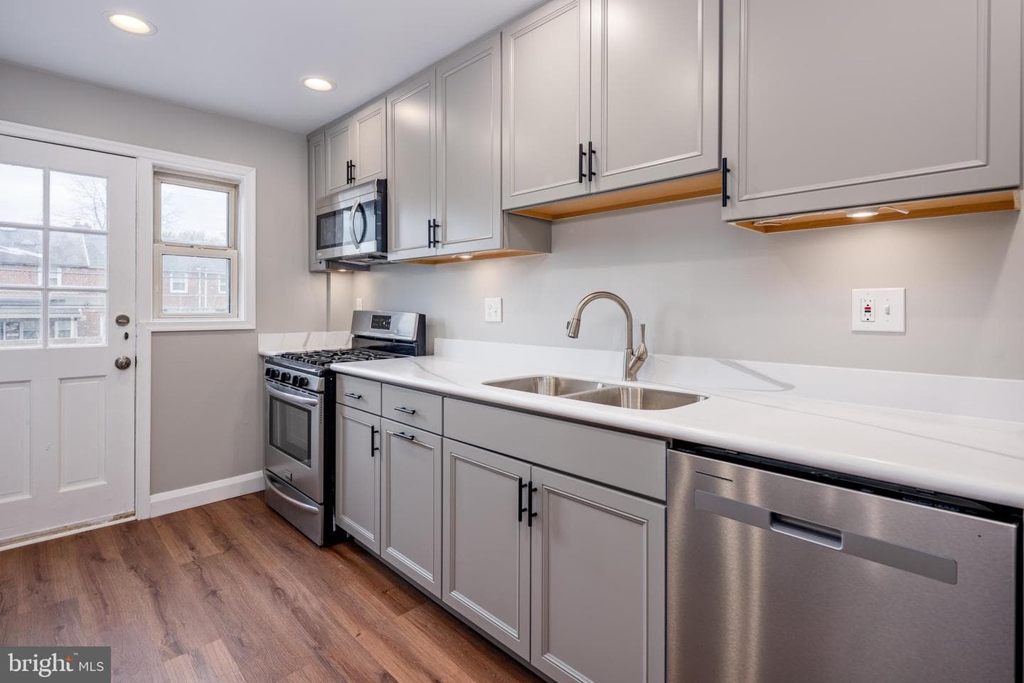 1621 Thetford Road photo 11