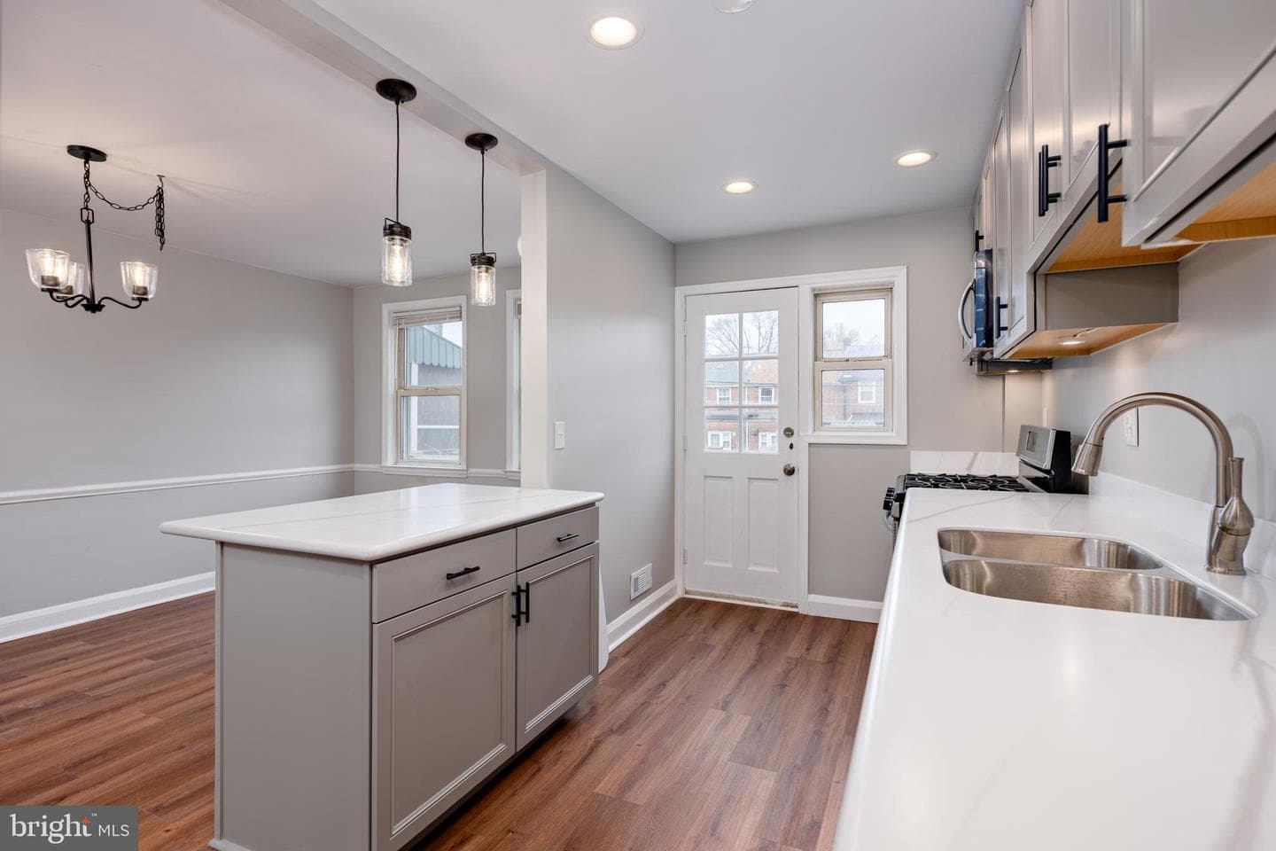 1621 Thetford Road photo 12
