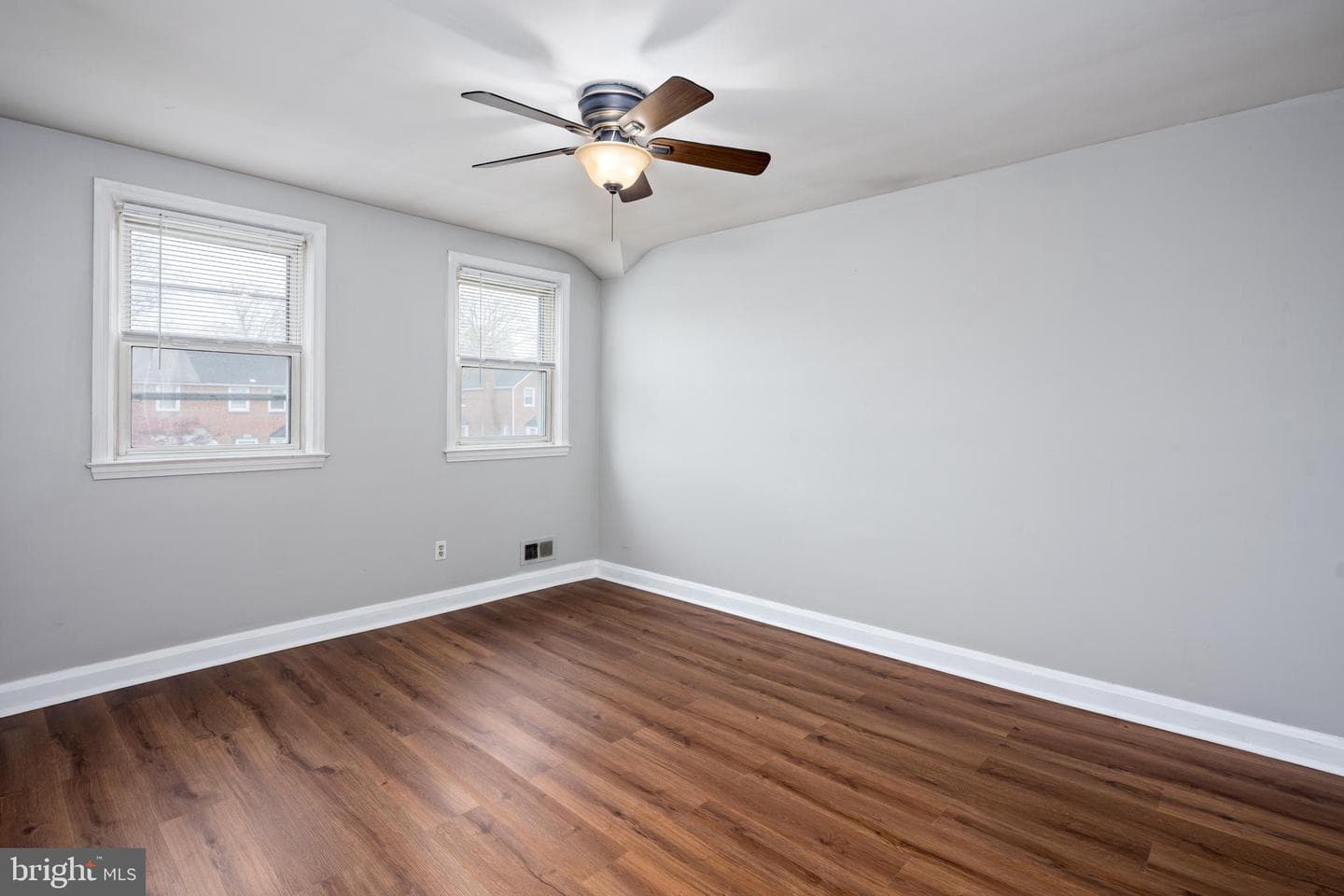 1621 Thetford Road photo 14