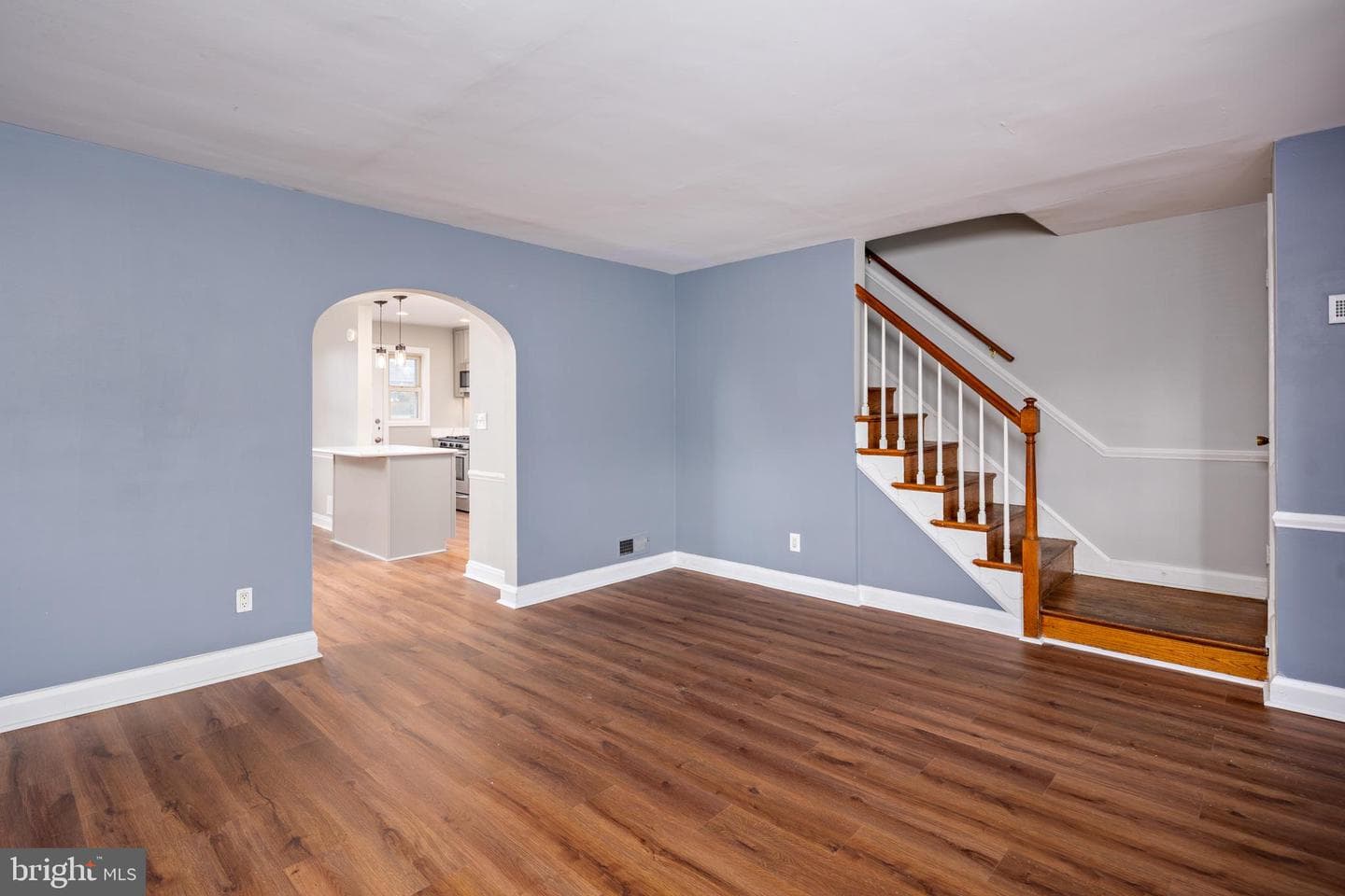 1621 Thetford Road photo 2