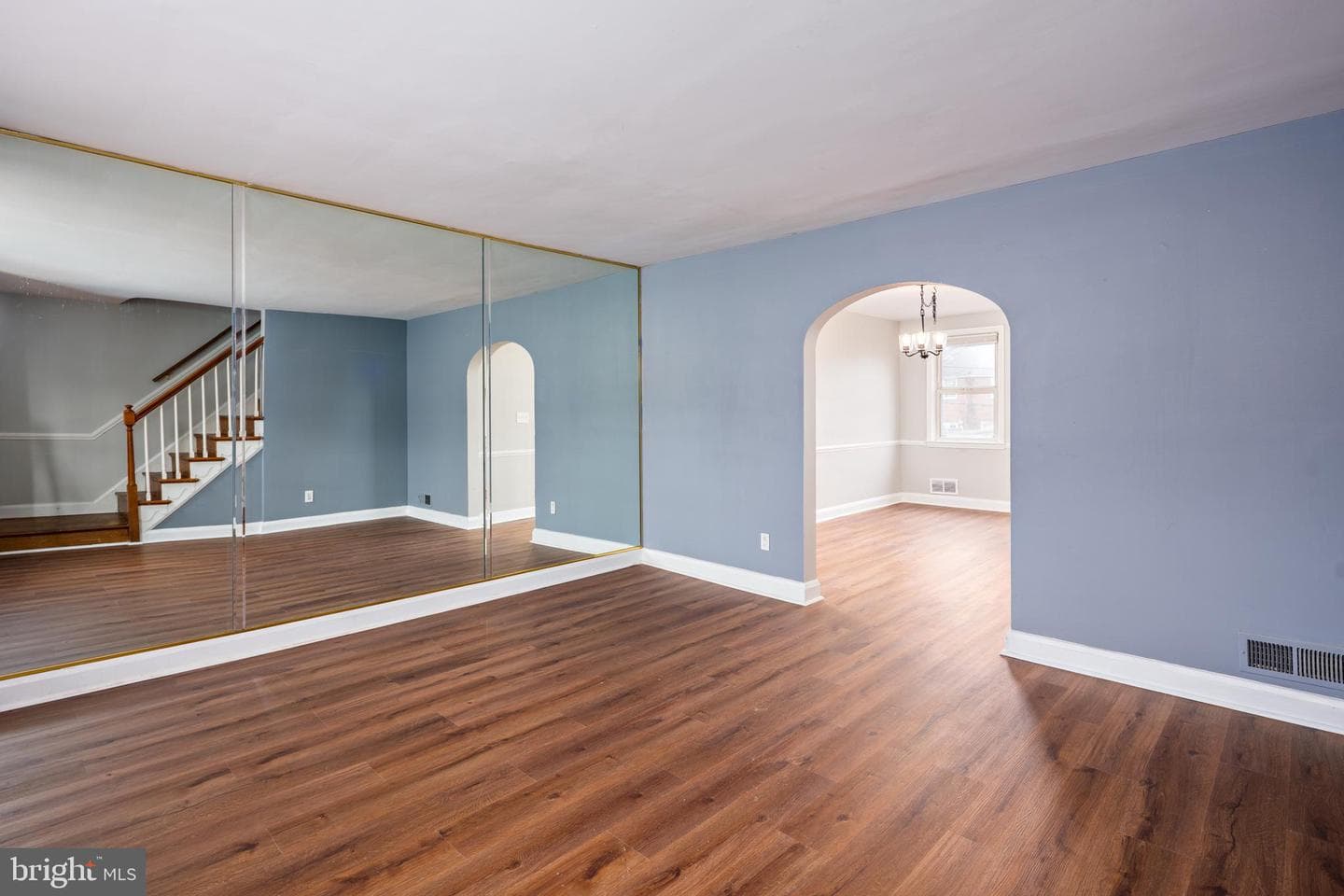 1621 Thetford Road photo 3