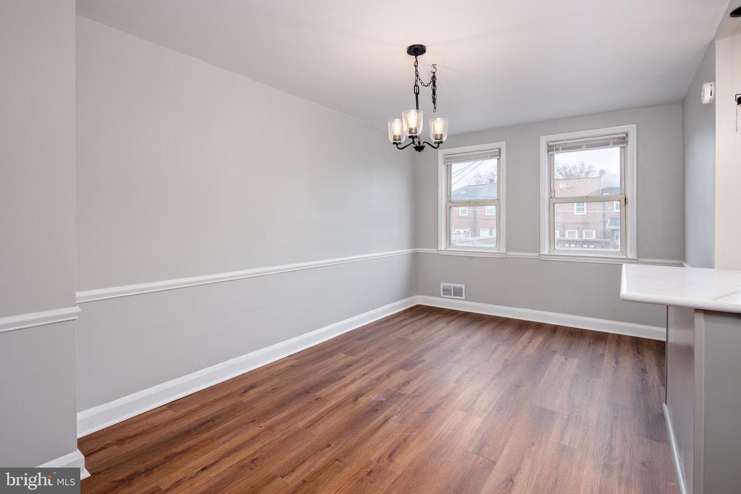 1621 Thetford Road photo 6