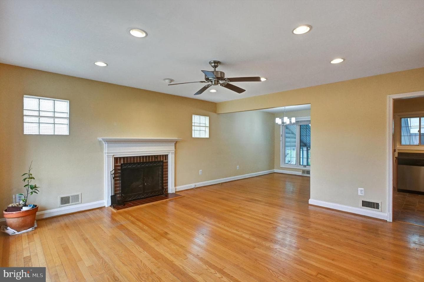 135 Dublin Drive photo 3
