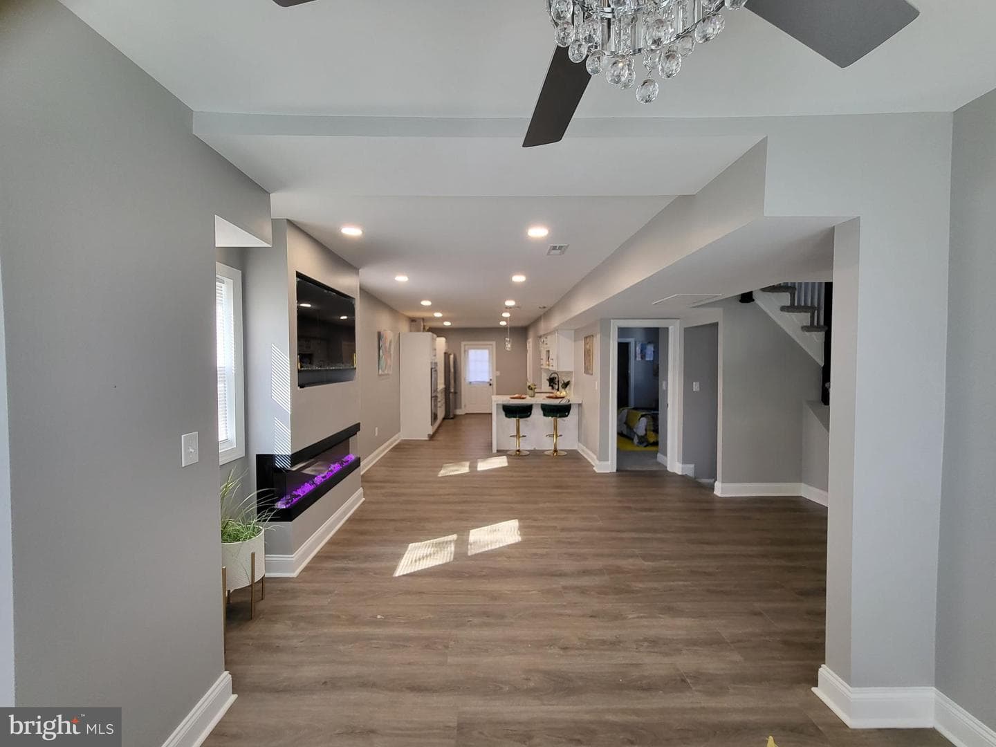 16 Waldron Avenue photo 4