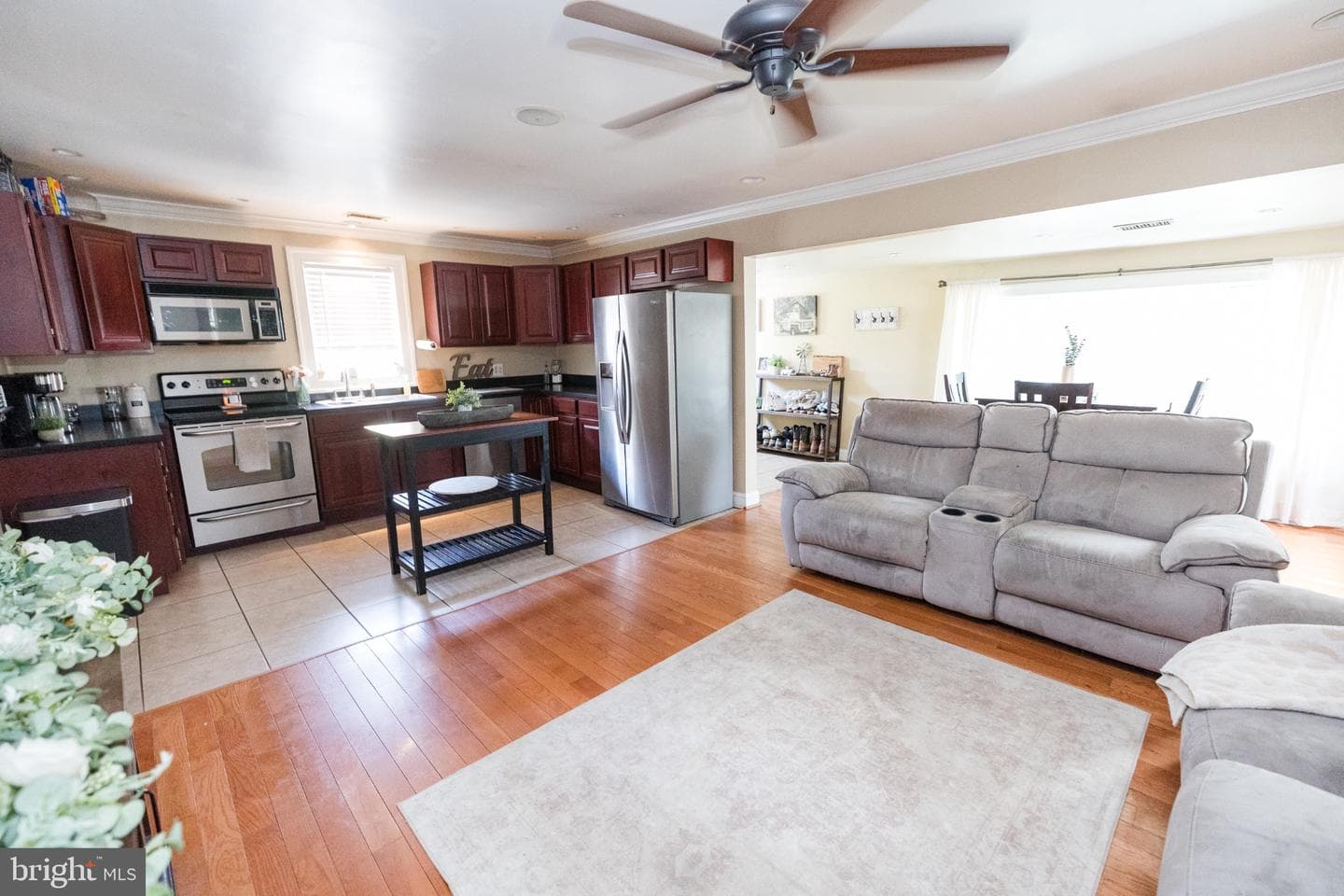 3637 Hernwood photo 5
