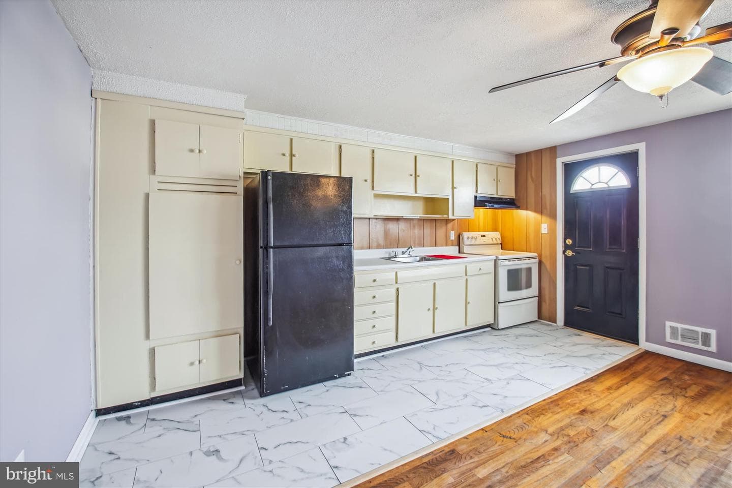 1036 Foxwood Lane photo 10