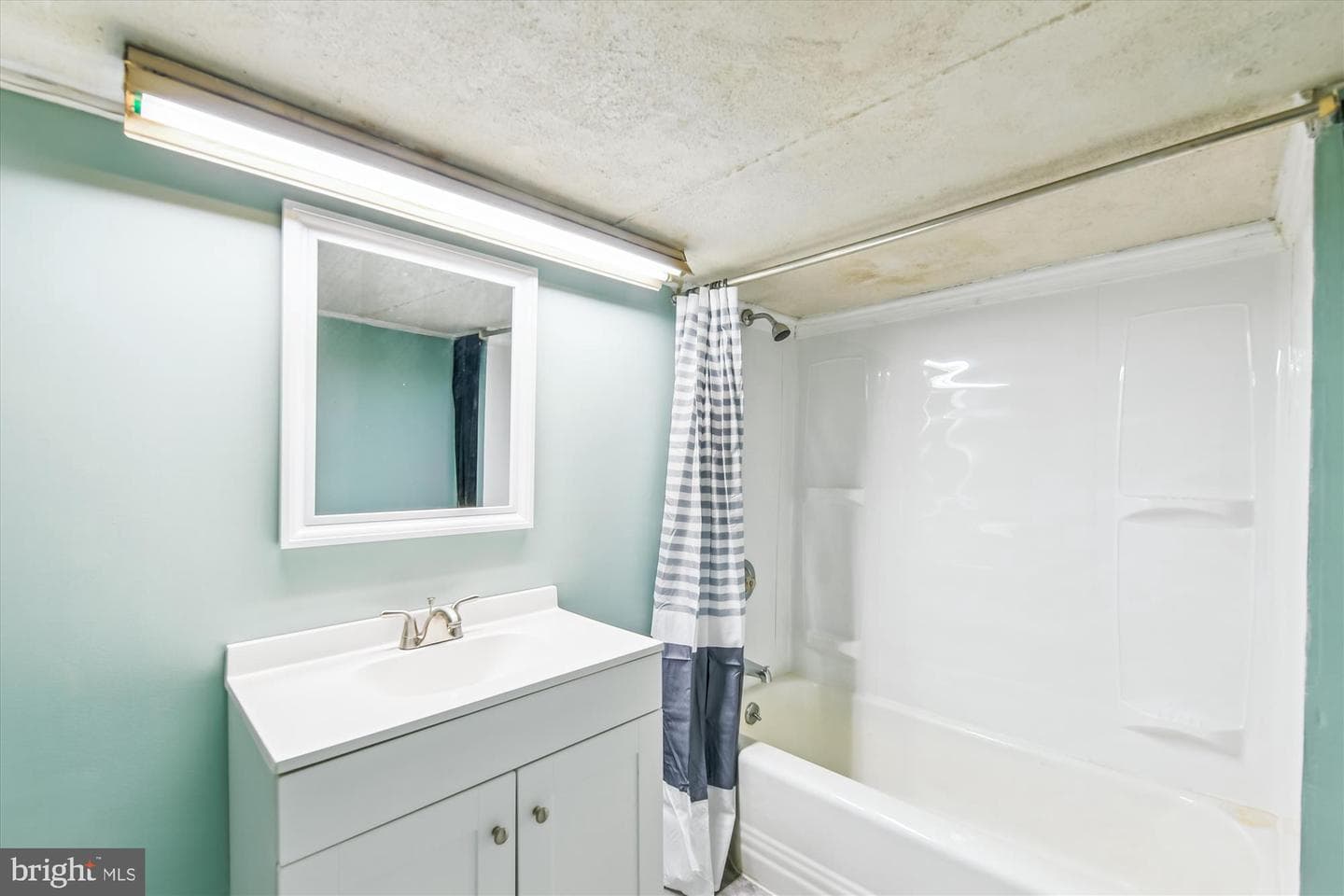 1036 Foxwood Lane photo 32