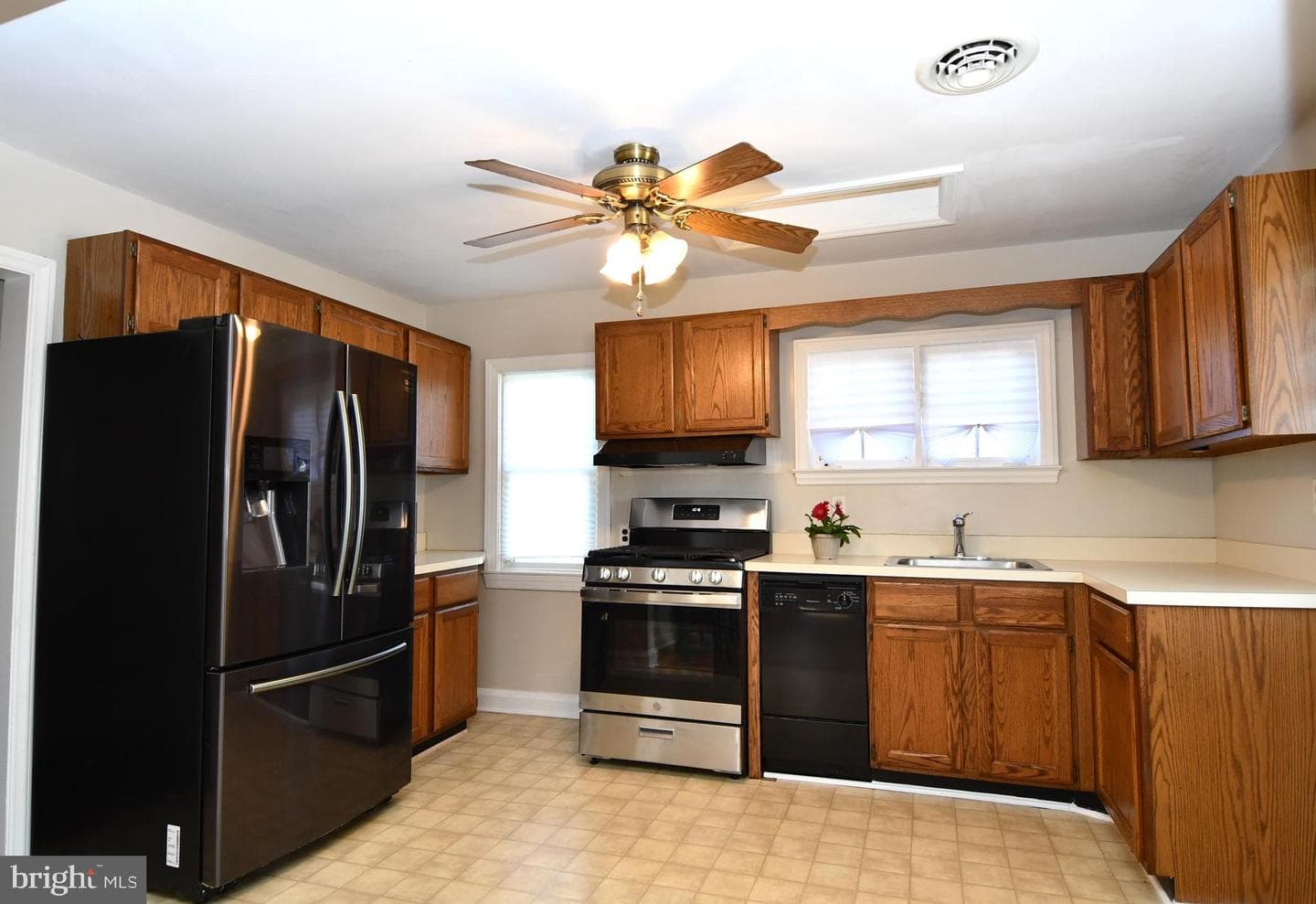 118 1st Avenue photo 21