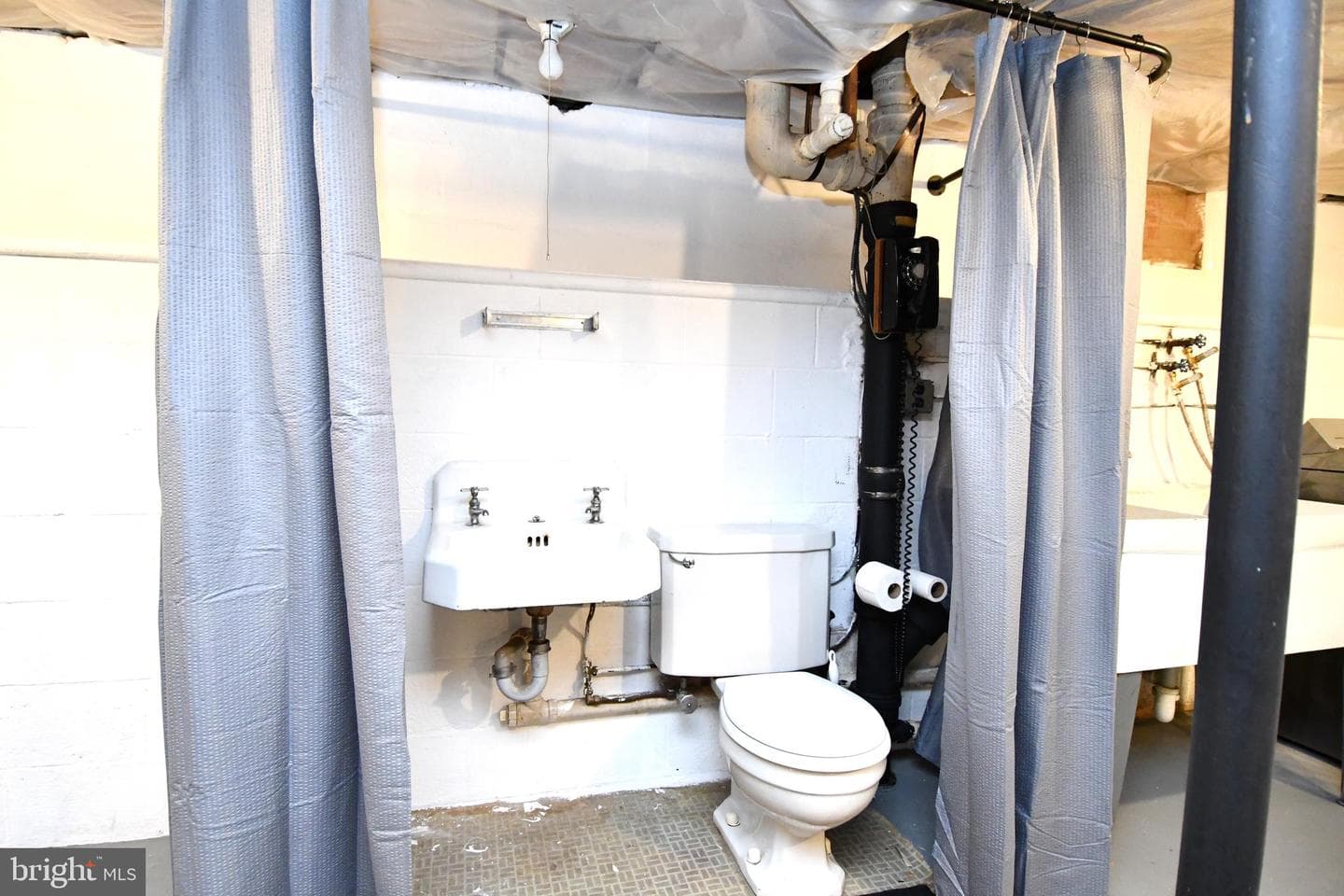 118 1st Avenue photo 35