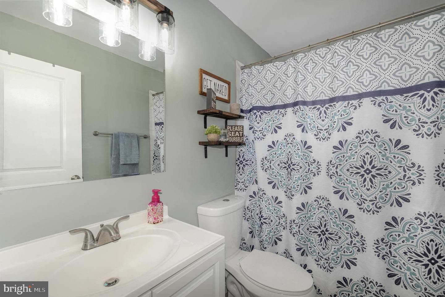 2303 Hamiltowne Circle photo 18