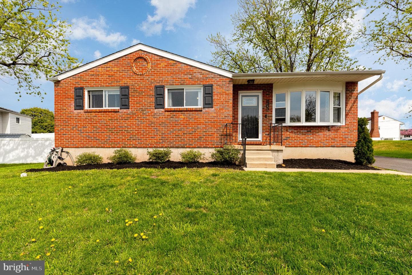 2303 Hamiltowne Circle photo 3