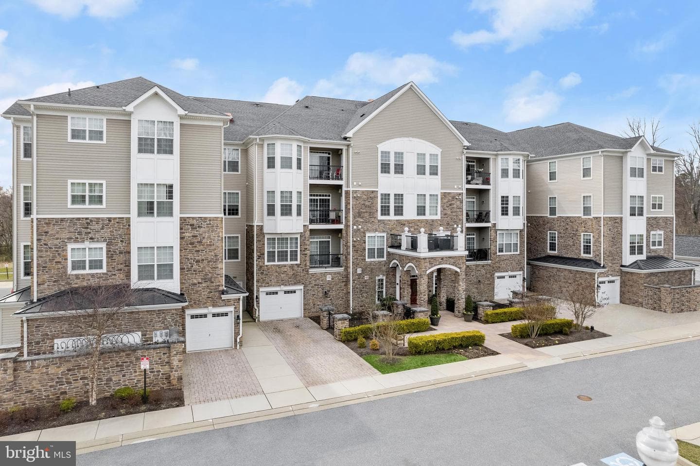 601 Quicksilver Court #401 photo 1