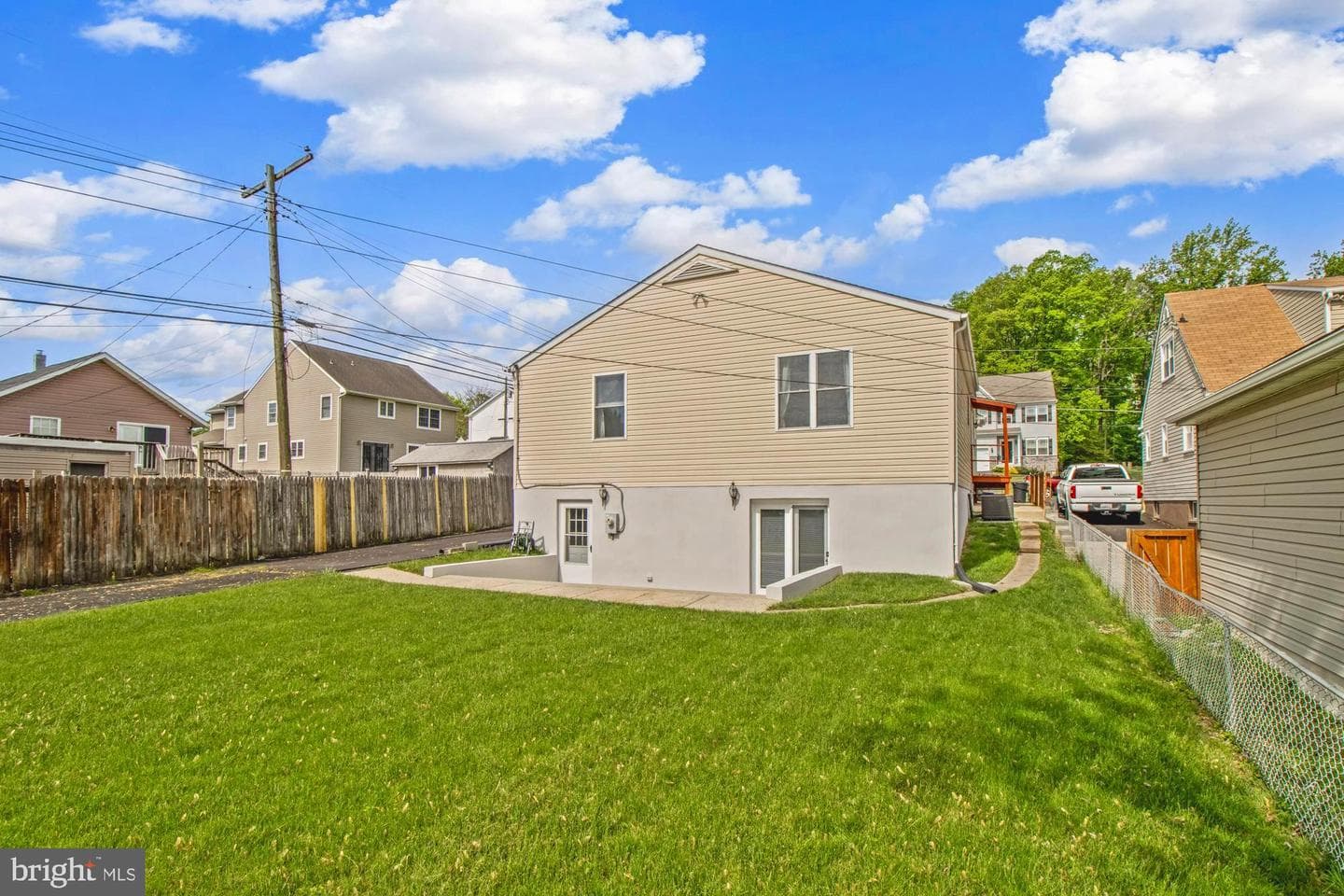 8007 Dalesford Road photo 38